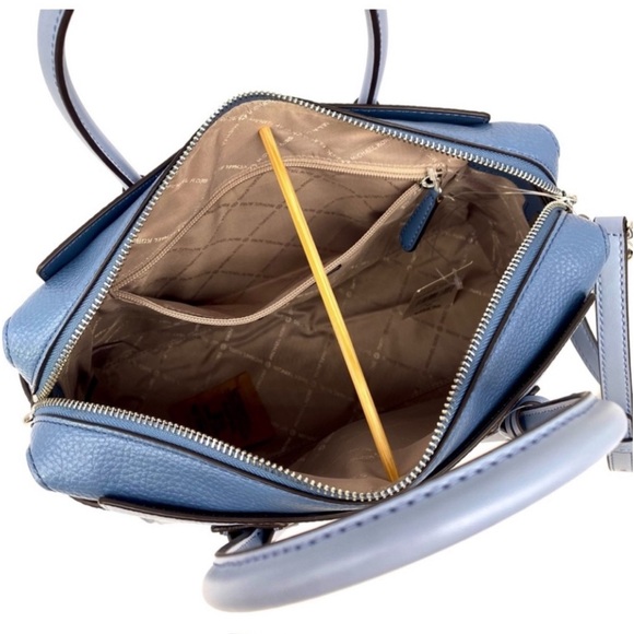 Michael Kors Mercer Medium Belted Satchel
Crossbody And Wallet Set - Picture 7 of 13